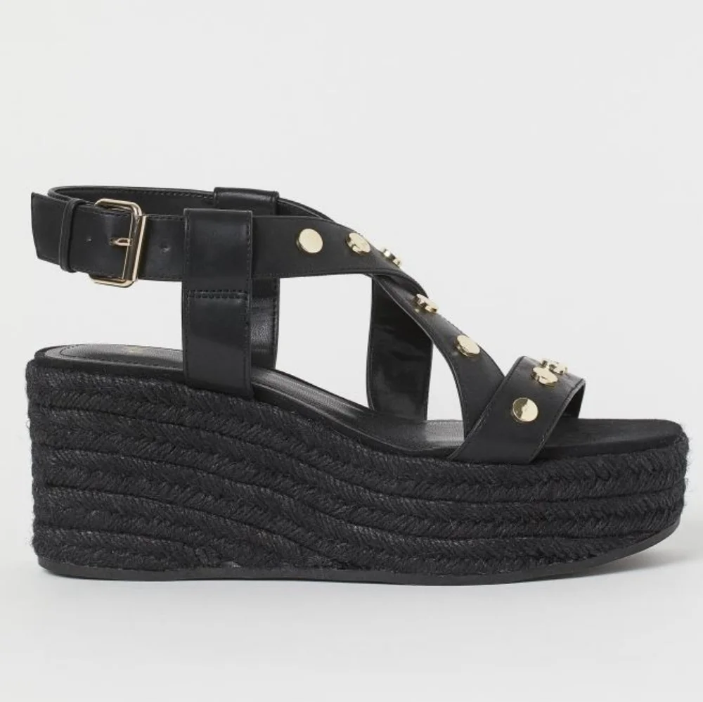 👣H & M York Metal Studded Espadrilles